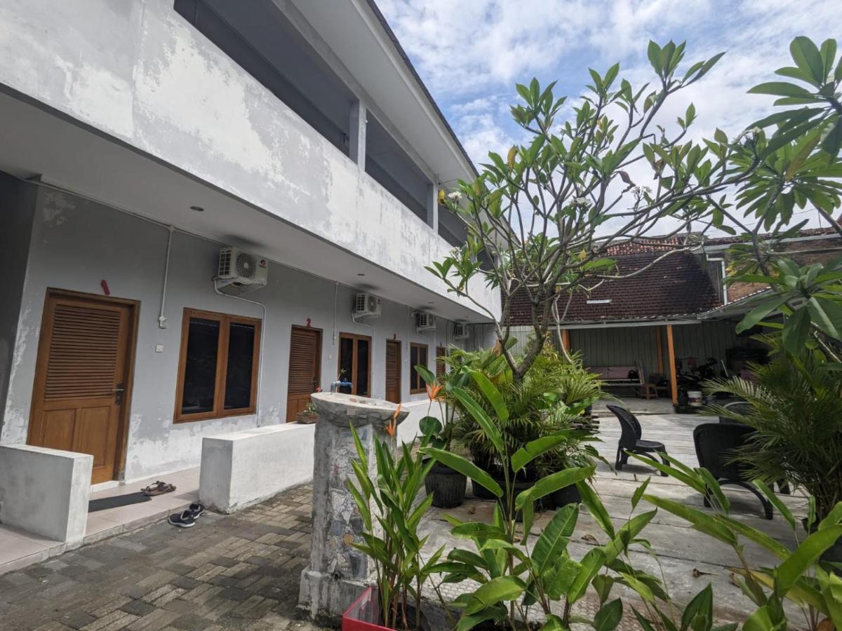Rumah Pagar Merah Homestay Yogyakarta Luaran gambar